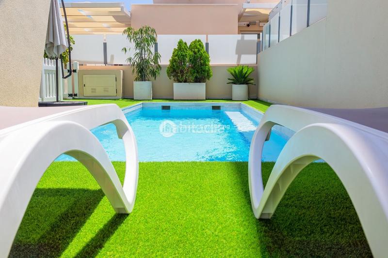 Foto 0cb3c5d8-7bde-4482-afad-1e909430d56f. Chalet con riscaldamento parcheggio piscina in Población de Arroyo