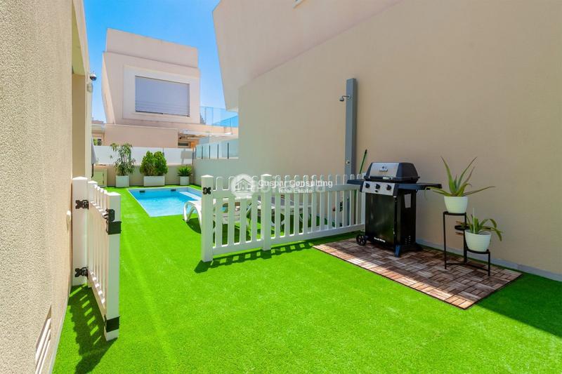 Foto 495ed706-219d-4a93-a4f4-6c54e56ecd59. Chalet con riscaldamento parcheggio piscina in Población de Arroyo