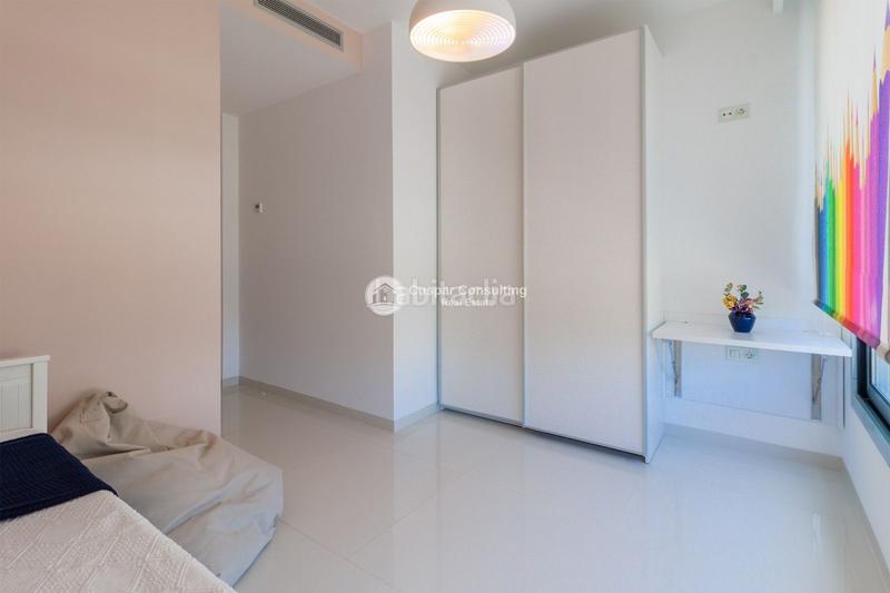 Foto 68404c60-b64d-4a77-9a6e-6dadbeac20c2. Chalet con riscaldamento parcheggio piscina in Población de Arroyo