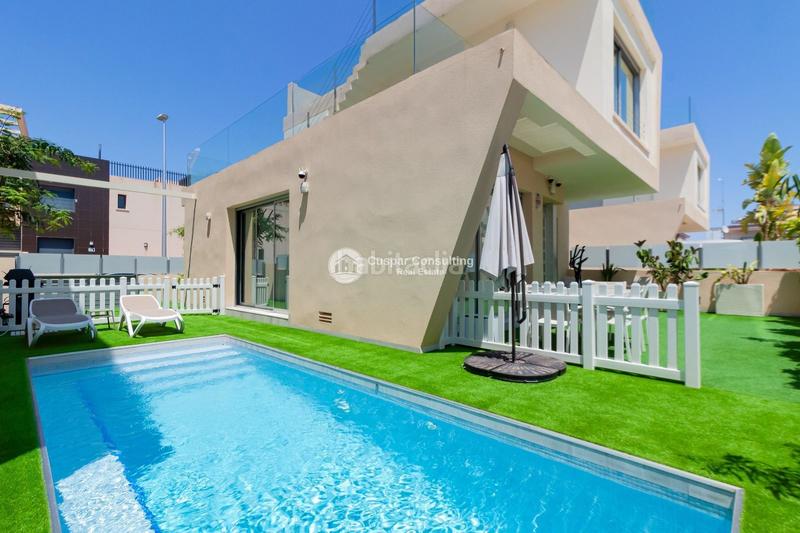 Foto 929979a1-00d8-4b41-84da-8ae214eb75cf. Chalet con riscaldamento parcheggio piscina in Población de Arroyo