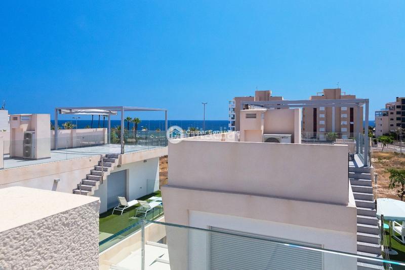 Foto ba0b8060-0104-4165-98b9-a36b38246d3d. Chalet con riscaldamento parcheggio piscina in Población de Arroyo