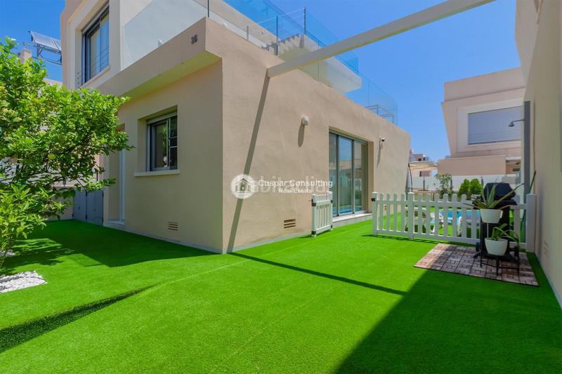 Foto e168e68a-5bbd-4b74-bc36-88a47d9b901e. Chalet con riscaldamento parcheggio piscina in Población de Arroyo