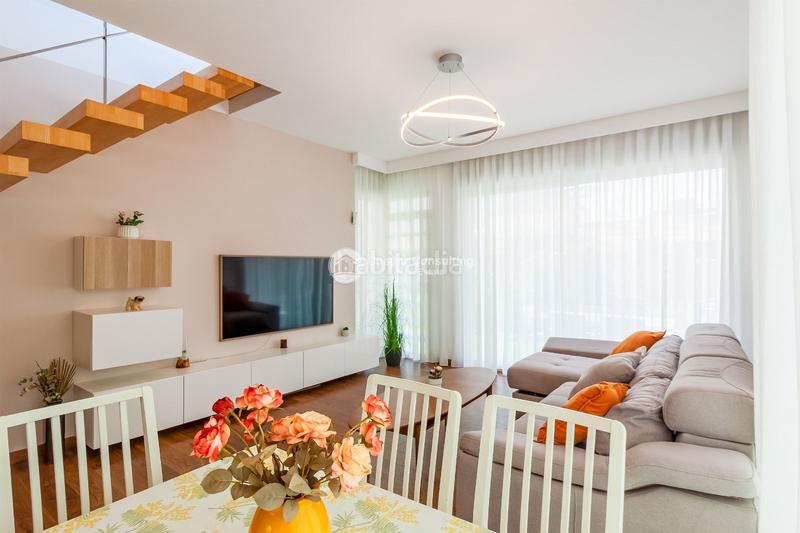 Foto ff2d1ab1-b57f-4603-bd65-1c5f62fe797d. Chalet con riscaldamento parcheggio piscina in Población de Arroyo