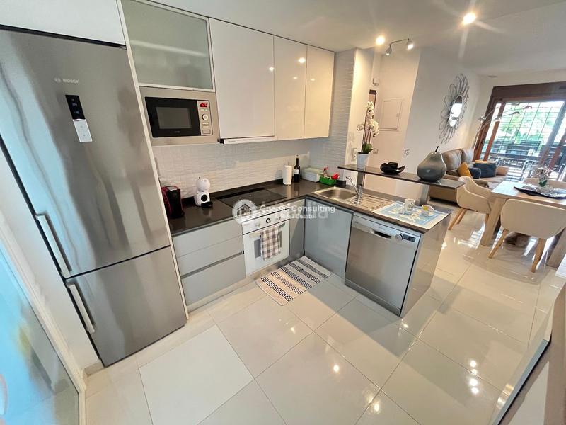 Foto 0cd2f81a-83af-4feb-b6fa-96c6105e45bb. Apartament amb calefacció aparcament piscina a La Zenia Orihuela