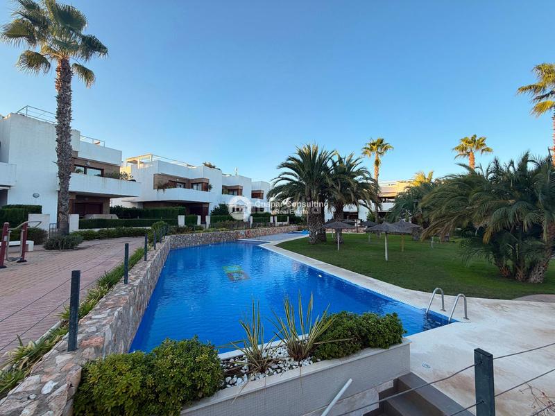 Foto d1d9c404-c8f6-4388-a2af-d90b223b2de6. Apartament amb calefacció aparcament piscina a La Zenia Orihuela