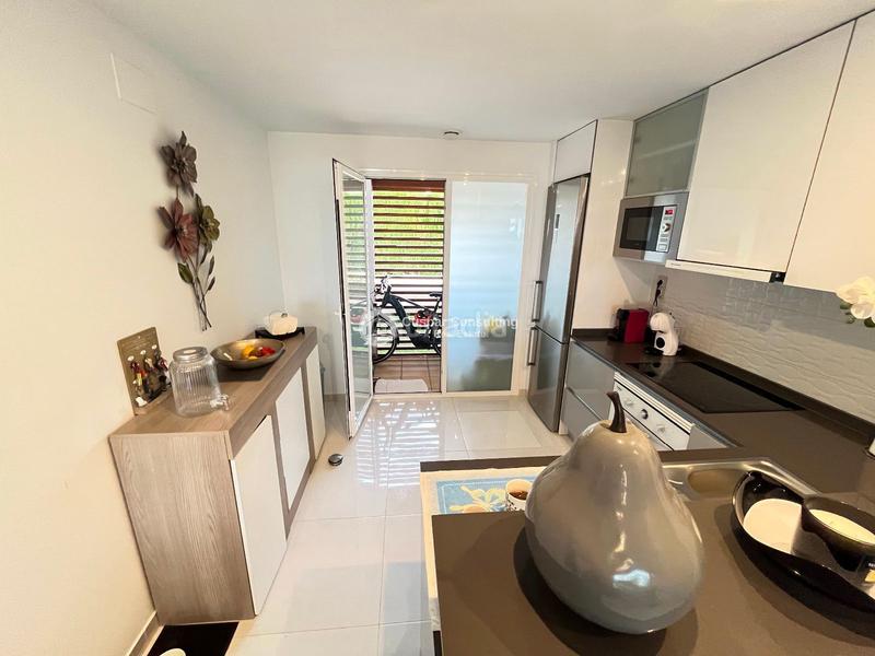 Foto f478612f-d352-4bfc-b64f-bd40fdfeedae. Apartament amb calefacció aparcament piscina a La Zenia Orihuela