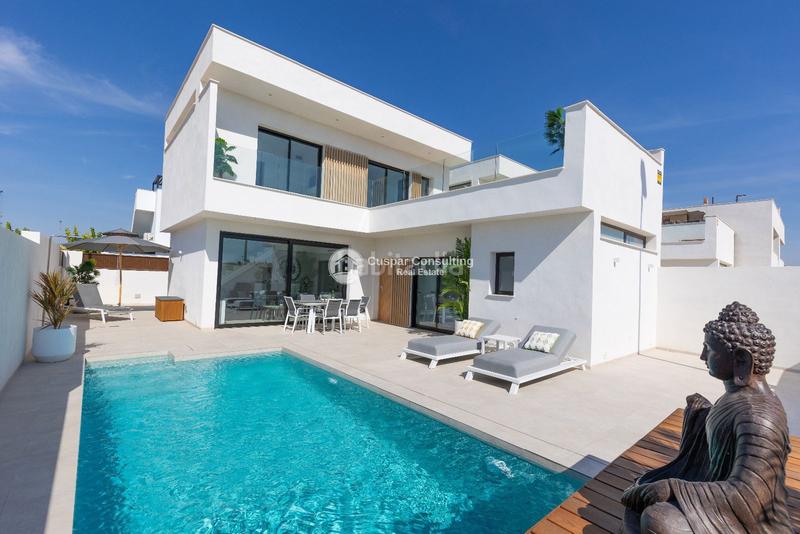 Foto 35f54acd-537b-4698-8ce0-d56c1617bb5b. Xalet amb calefacció aparcament piscina a Santiago de La Ribera San Javier