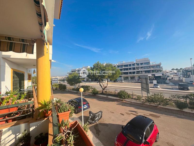 Foto c118cd46-f003-46a0-aaff-24cb7a8f0d83. Apartament amb piscina a Villamartín-Las Filipinas Orihuela