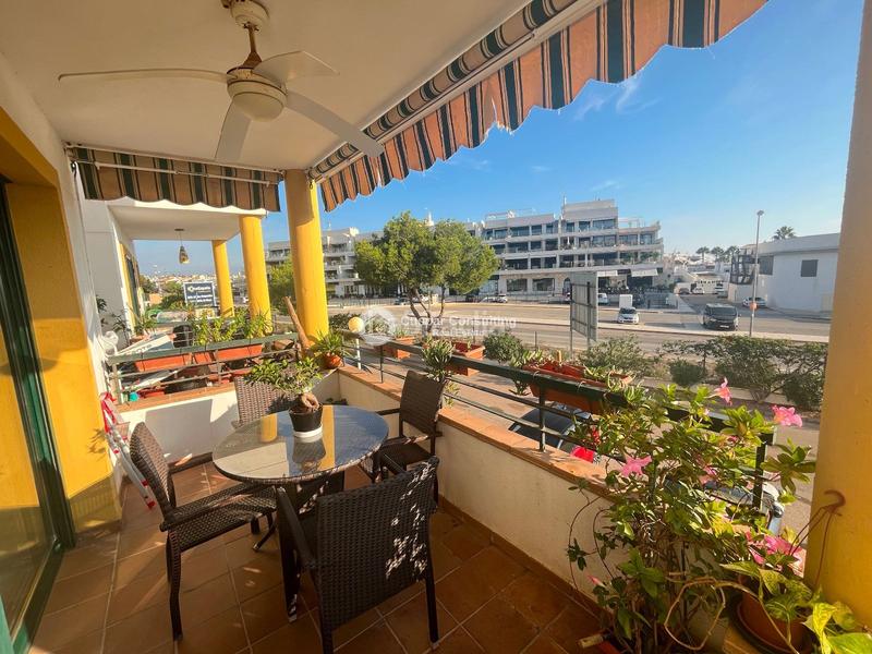 Foto d3b77966-6604-47c6-9122-be61fc0cb200. Apartament amb piscina a Villamartín-Las Filipinas Orihuela