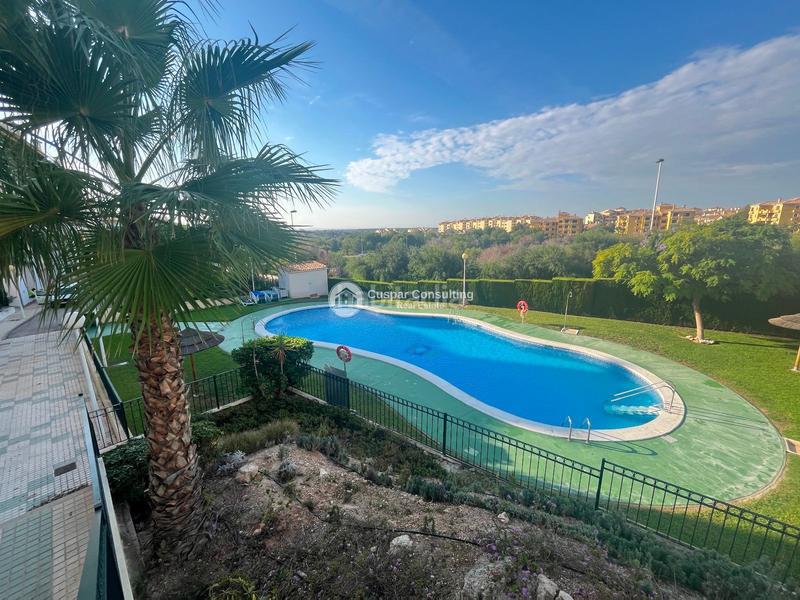 Foto fe3ff201-3e2a-4382-a07b-44e6395f1de5. Apartament amb piscina a Villamartín-Las Filipinas Orihuela