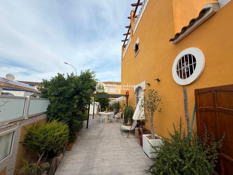 Foto 30d9f845-9ae0-48e4-99d6-f206d4ccc78e. Casa adosada en narejos, los en Centro Alcázares (Los)