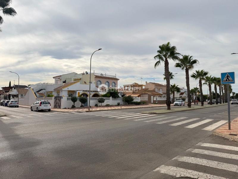 Foto 91546d0a-bfa6-4787-92a7-88d75d5d5fdb. Casa adosada en narejos, los en Centro Alcázares (Los)