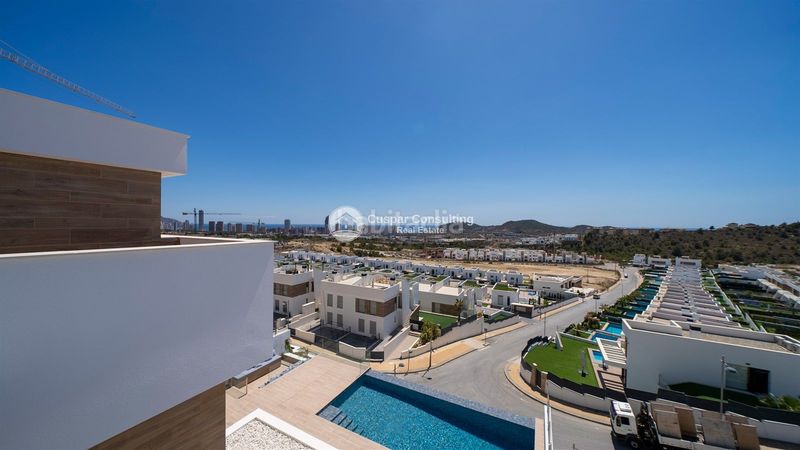 Foto b69a872e-1c2d-4508-81bd-7cb32341b982. Xalet amb piscina a balcón de Finestrat-terra marina Finestrat