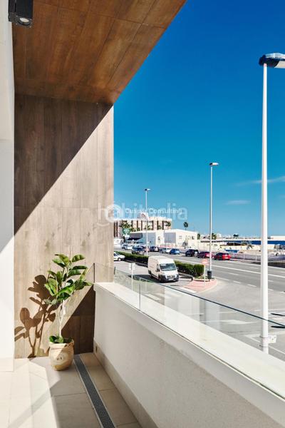 Foto 4084e224-bd60-495b-ab4d-837f107d5f16. Attico con riscaldamento parcheggio piscina in Playa de los Náufragos Torrevieja