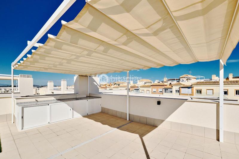 Foto c6b4d127-5290-46c3-aba8-de6429ef6490. Attico con riscaldamento parcheggio piscina in Playa de los Náufragos Torrevieja