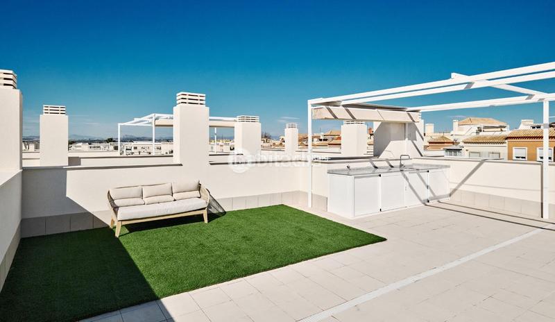 Foto ff37956c-c902-4110-8d61-35295f82c269. Attico con riscaldamento parcheggio piscina in Playa de los Náufragos Torrevieja