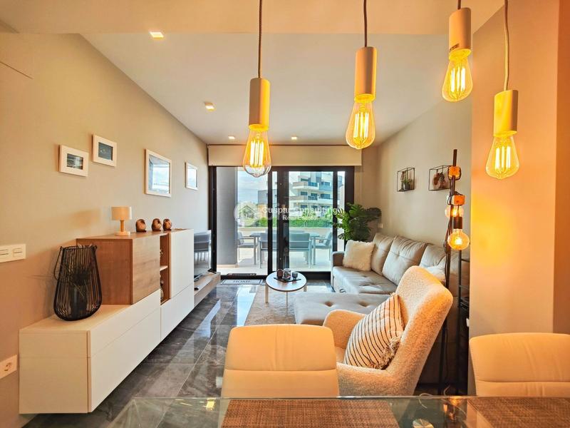 Foto 48e8cc31-1bdf-464f-8ea1-9b9b527043a7. Appartement mit parking pool in Campoamor Orihuela