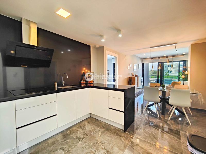 Foto cb00f7f1-5cfc-4e3e-a4ee-b4daf4a10793. Appartement mit parking pool in Campoamor Orihuela