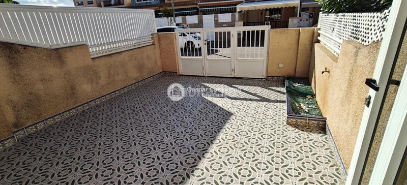 Foto a88cfed8-9b5b-4ce4-bf48-2c58b0c86e01. Maison jumelée dans Centro Alcázares (Los)