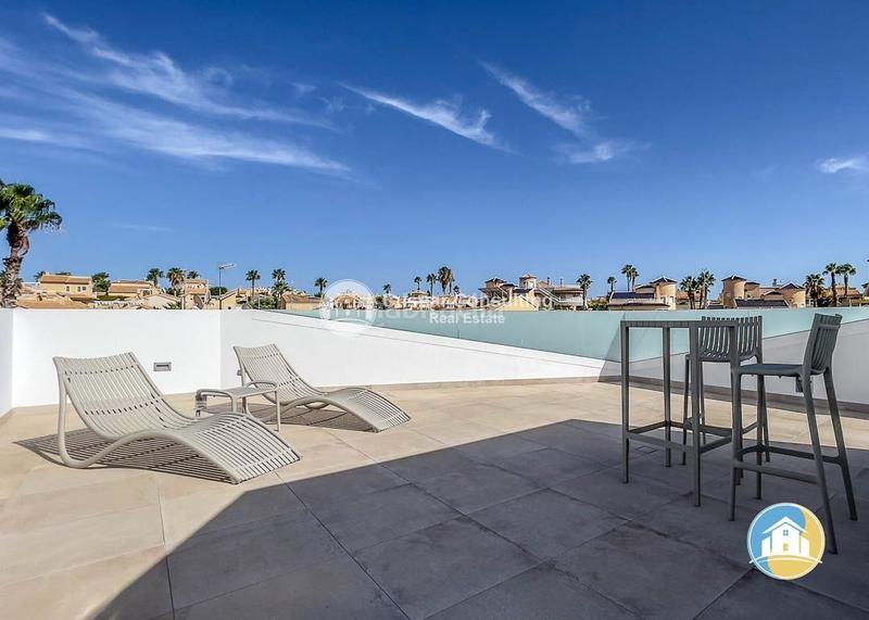 Foto 2448d6e6-9190-4056-ae4f-3e9fcf76c817. Chalet con parcheggio piscina in La Florida Orihuela