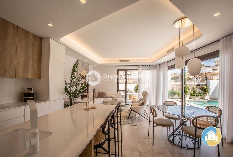 Foto baadfacf-1558-4ce8-8a1e-5001ebdb5eb9. Chalet con parcheggio piscina in La Florida Orihuela