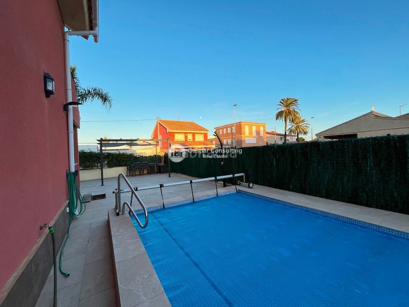 Foto 86bf9480-f713-4dd3-b79f-c5d8d9620e06. Xalet amb calefacció aparcament piscina a Los Urrutias Cartagena