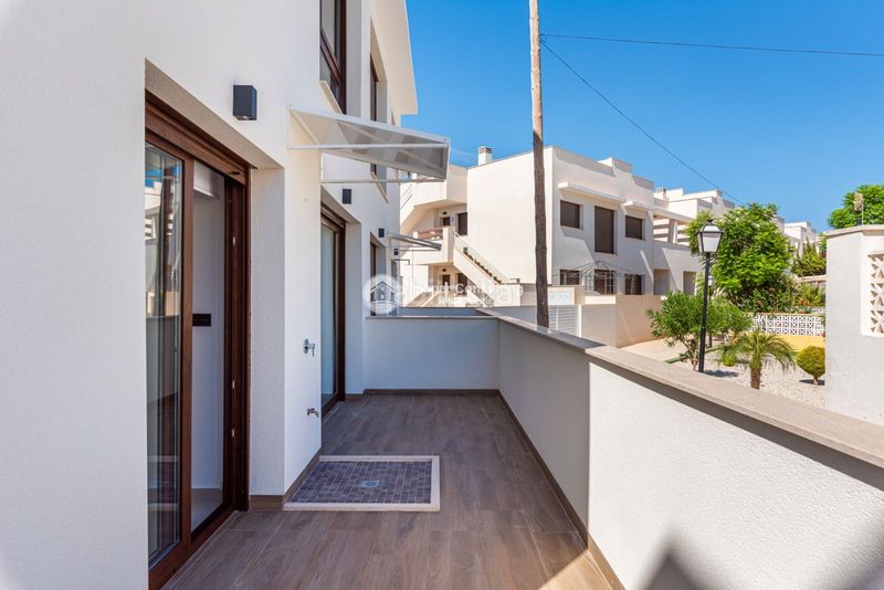 Foto 279f5d03-5d8a-4cf3-8d54-8a5f67526134. Apartament amb calefacció piscina a Los Balcones-Los Altos Torrevieja