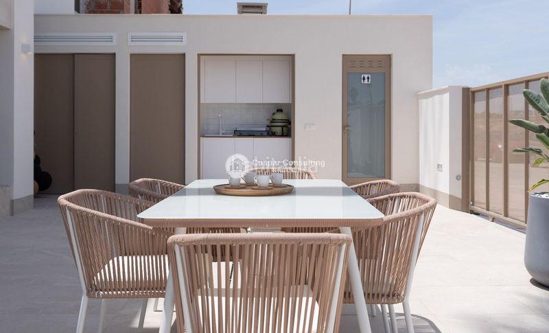 Foto 85b4c89c-80b5-4812-acf5-f7d4dee9351a. Casa adossada amb calefacció aparcament piscina a Alcázares (Los)