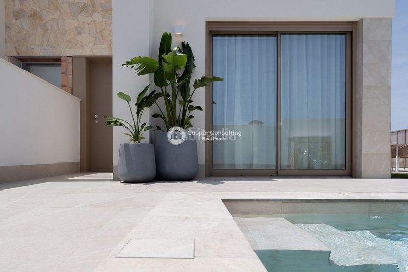 Foto b68a7df0-130b-4506-bfd9-c29544af819c. Casa adossada amb calefacció aparcament piscina a Alcázares (Los)