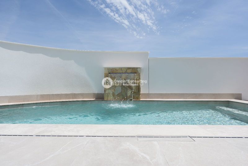 Foto b72353b1-ba83-4089-b5c3-bc758f268548. Casa adossada amb calefacció aparcament piscina a Alcázares (Los)