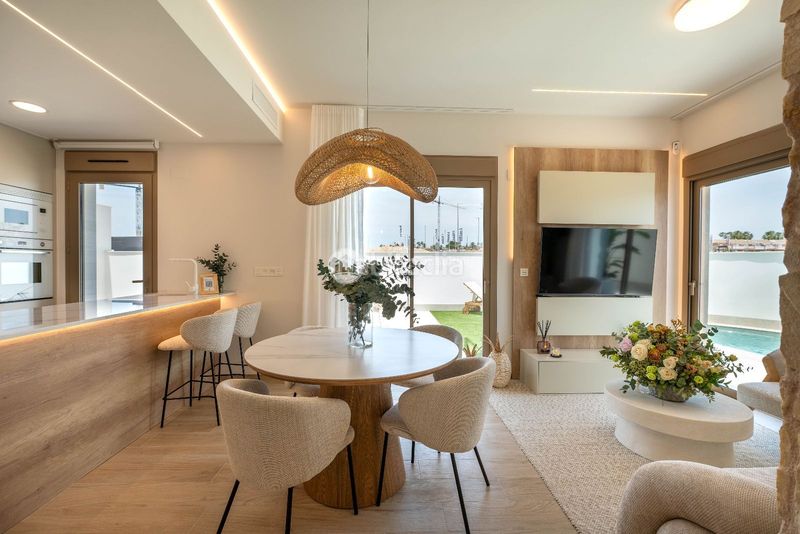 Foto c616437f-457e-4460-8797-16bc7c00b4fb. Casa adossada amb calefacció aparcament piscina a Alcázares (Los)