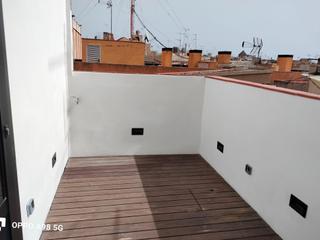 Attique à Raval. Ideal singles o inversión! ático 40m,terraza!