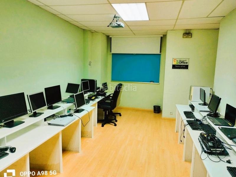 Foto 9874b488-fe63-4074-8c8a-137cc696f6a7. Business premise with heating in Casagemes Badalona