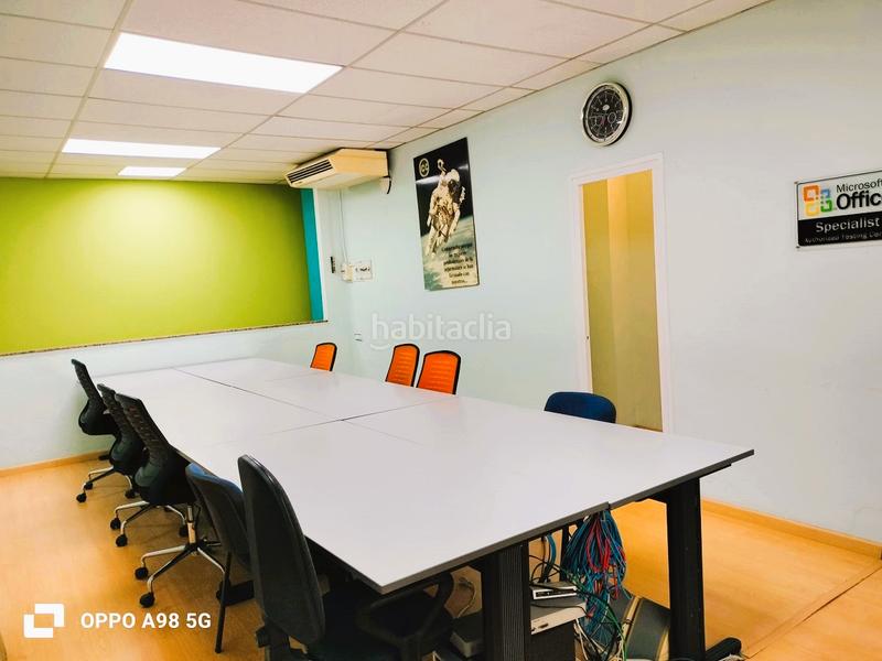 Foto bcd310e0-83c7-4b76-b806-7eb4efe62931. Business premise with heating in Casagemes Badalona