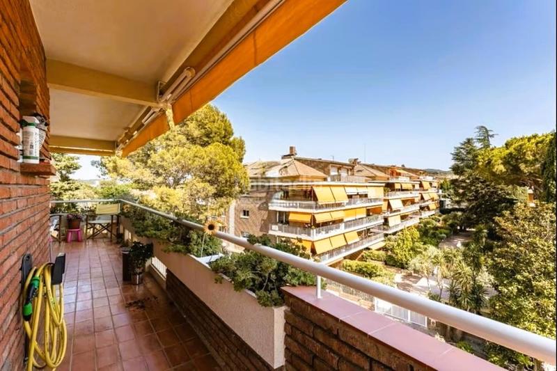 Foto 4ced470a-f146-4621-b5f7-5e57450b0f5a. Duplex with heating parking in Eixample Sant Cugat del Vallès