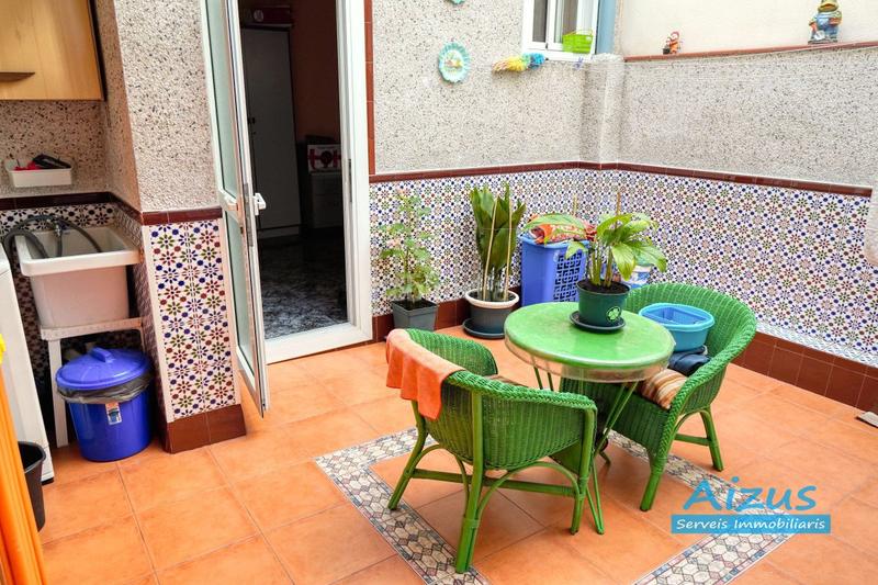 Foto 503688cc-38b2-4fee-8a84-dab0f8f29108. Casa a schiera con riscaldamento parcheggio in Centre Mollet del Vallès