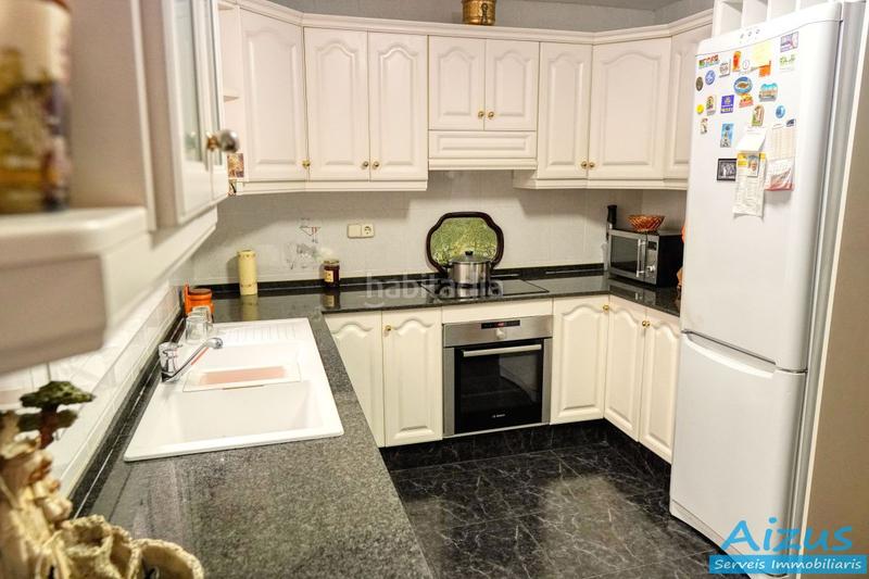 Foto a3e2e8a3-0d93-4102-836b-043cdf602739. Casa a schiera con riscaldamento parcheggio in Centre Mollet del Vallès