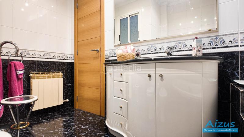 Foto 53987d35-52a8-4083-ab90-0d96502e5934. House with heating in Casc Antic Ripollet