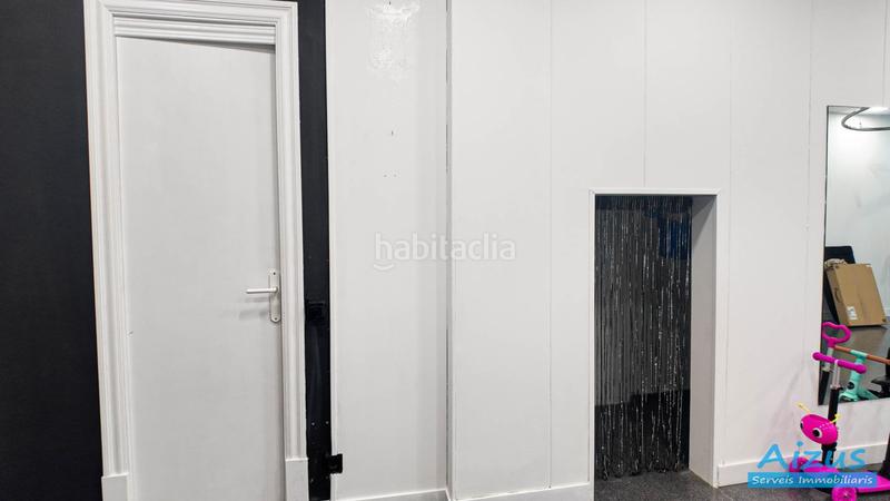 Foto ad3c7a6a-ef20-41a2-8f3e-e356b2898be6. House with heating in Casc Antic Ripollet