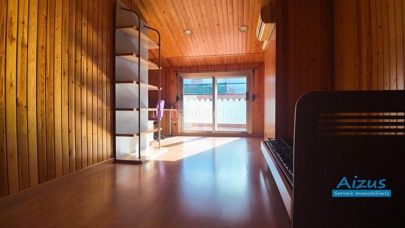 Foto d3fb8d03-db98-4623-9709-f976e6e884e9. House with heating in Casc Antic Ripollet