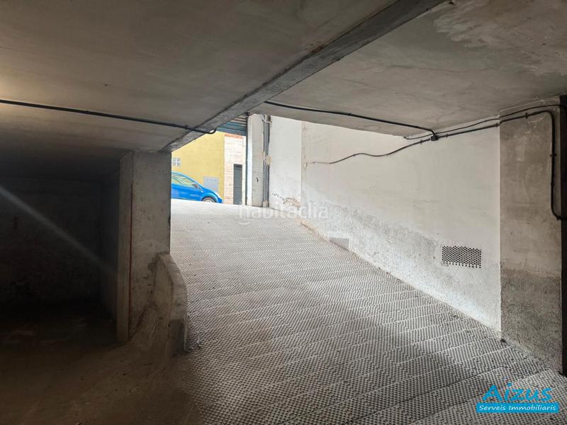 Foto a5b0960a-6d11-437f-b04c-86cd0d836673. Parking coche amplia plaza de garaje en venta en mollet del vallés. en Mollet del Vallès