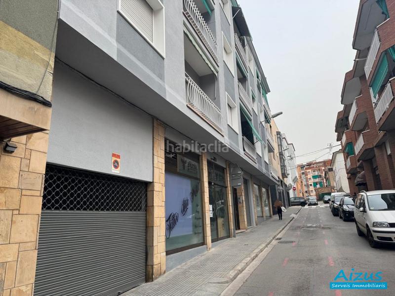 Foto d71a68f6-05c3-40d6-915e-976e189180f0. Parking coche amplia plaza de garaje en venta en mollet del vallés. en Mollet del Vallès