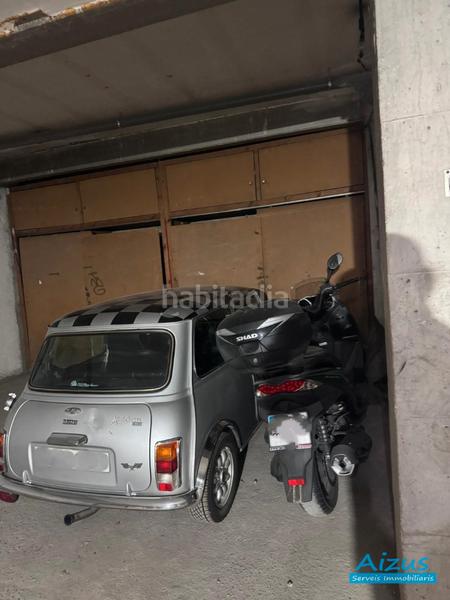 Foto f427e270-3742-4fb0-9f07-25346f3db36e. Parking coche amplia plaza de garaje en venta en mollet del vallés. en Mollet del Vallès