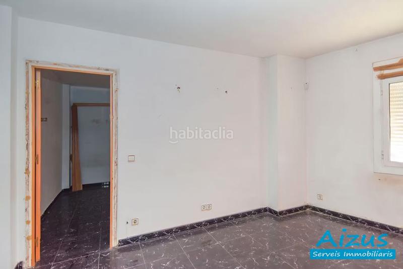 Foto 2270405e-688b-40b1-bc0f-bfebffbe06e2. Piso  para reformar en calle balmes en Ajuntament-Maragall Ripollet