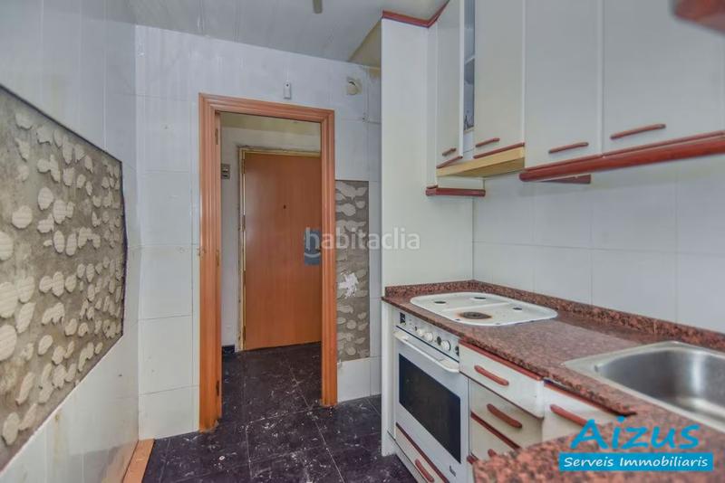 Foto 64a9acdc-0fba-465c-8869-2501e244a664. Piso  para reformar en calle balmes en Ajuntament-Maragall Ripollet