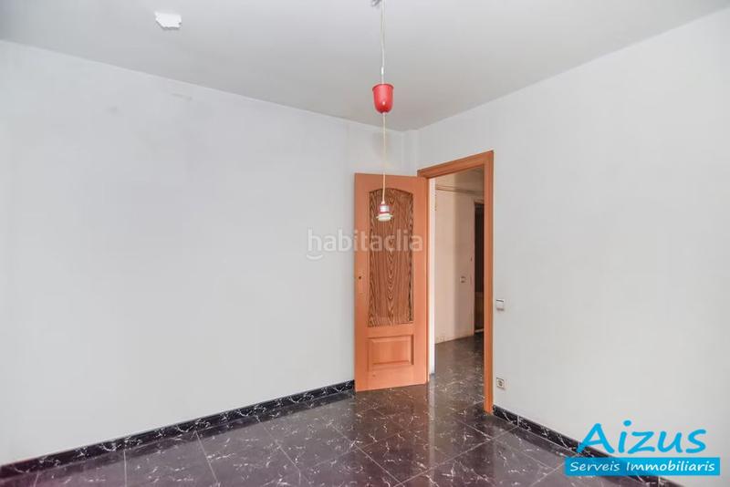 Foto 6bcf84f6-8316-4e22-b115-12fc7190bca1. Piso  para reformar en calle balmes en Ajuntament-Maragall Ripollet