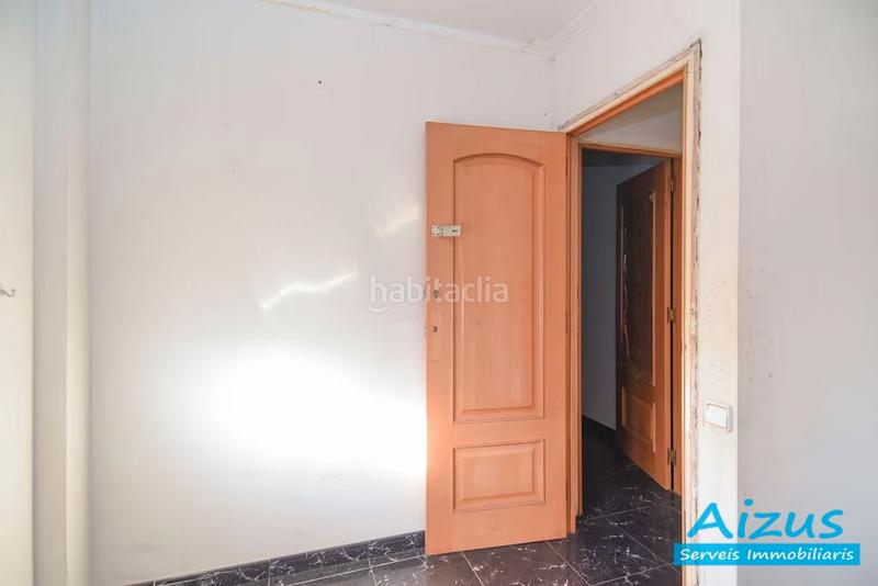 Foto 71bffb5a-d626-40f9-aba6-7ee7ceb413f6. Piso  para reformar en calle balmes en Ajuntament-Maragall Ripollet