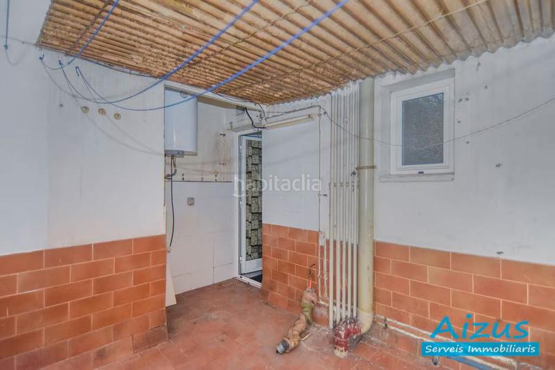 Foto e4eb1a7d-6ac0-4a24-97c6-f89f9d82a71c. Piso  para reformar en calle balmes en Ajuntament-Maragall Ripollet
