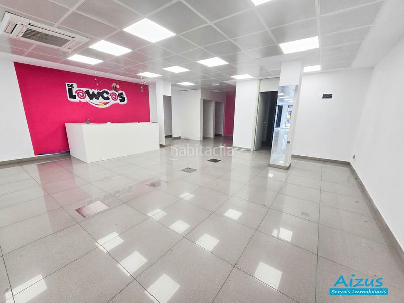 Foto ba129b5b-fefa-4f57-9377-861031525367. Alquiler local comercial local en alquiler en rambla sant jordi en Ripollet