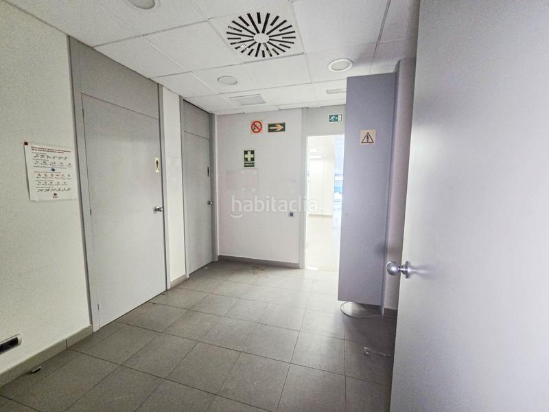 Foto 36ba1ba8-33a0-4f34-86e5-cc4dd7557ef7. Location local commercial dans Can Mas Ripollet